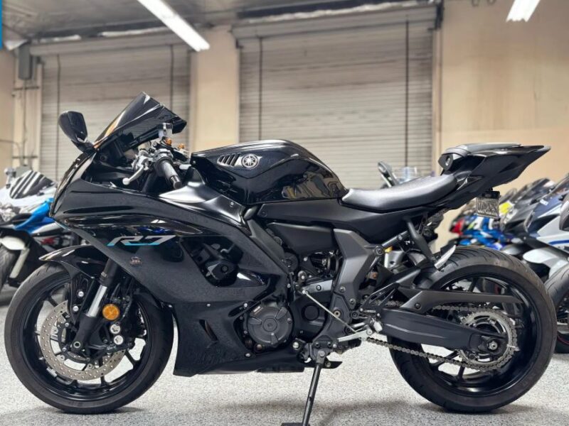 2023 YAMAHA R7