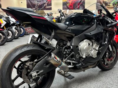 2015 Yamaha R1 RAVEN