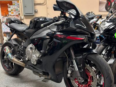 2015 Yamaha R1 RAVEN