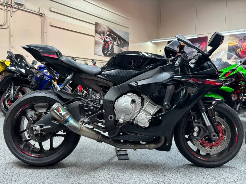 2015 Yamaha R1 RAVEN