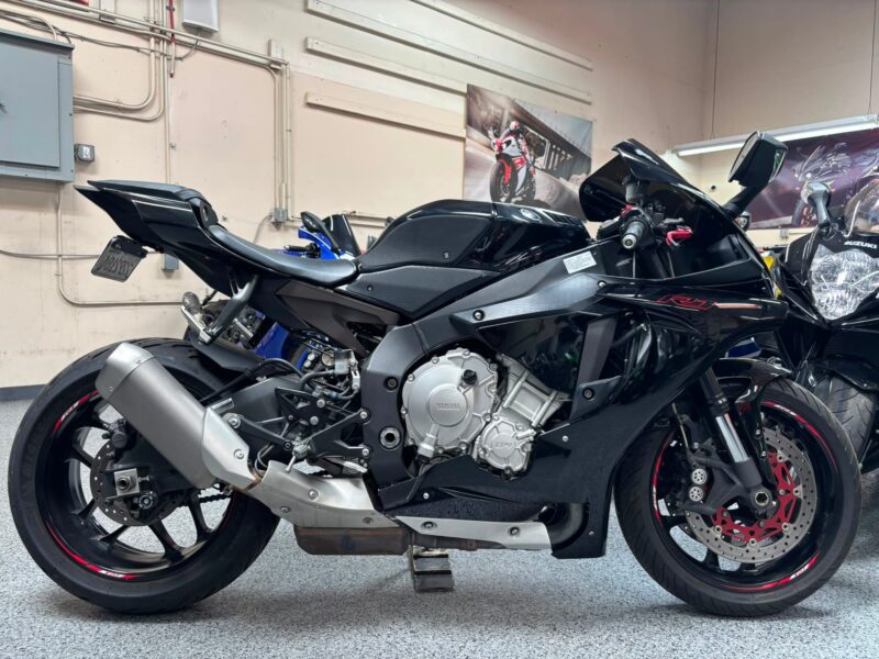 2015 Yamaha R1