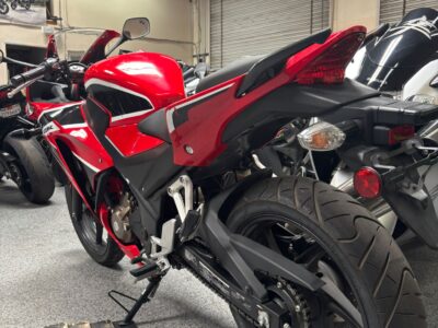 2017 HONDA CBR300R