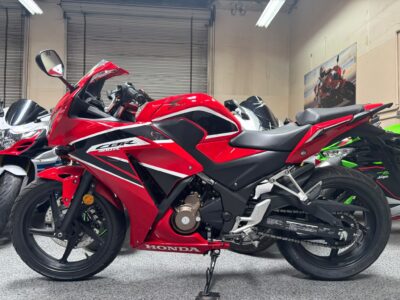 2017 HONDA CBR300R