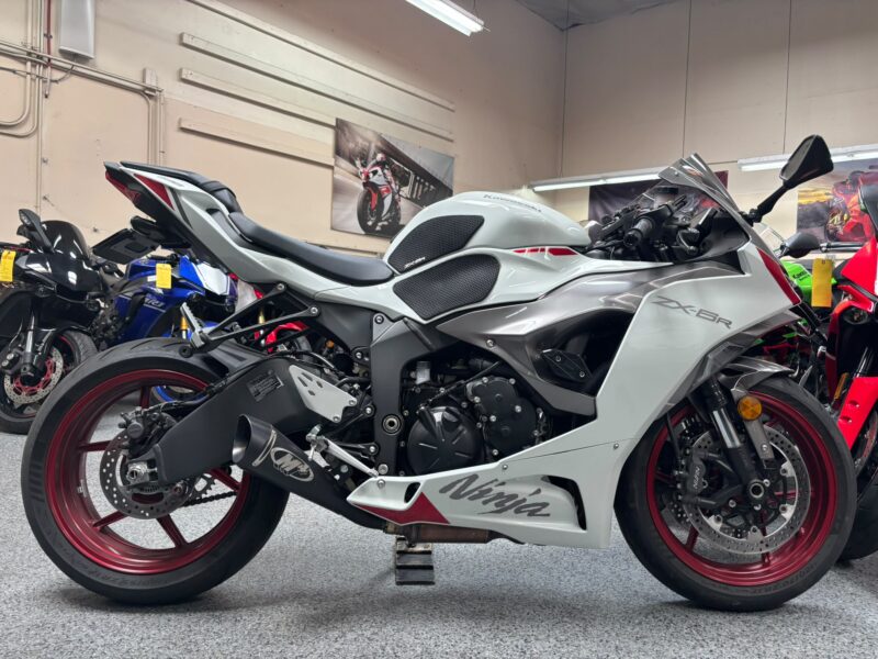 2025 Kawasaki Ninja 636 ZX6R