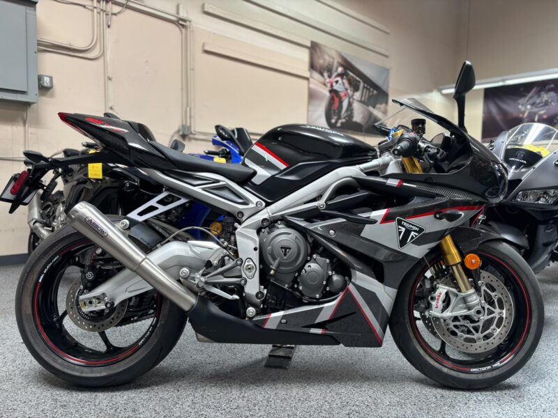 2020 Triumph Daytona Moto2 765