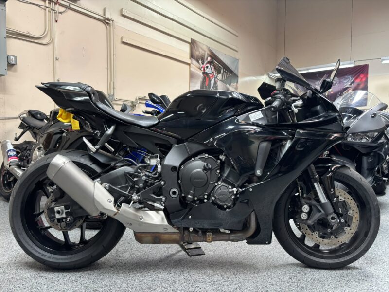2020 Yamaha R1
