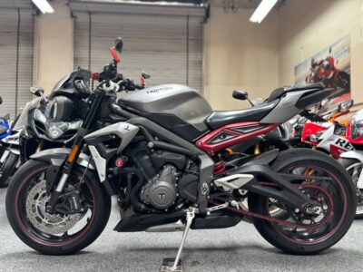 2021 Triumph Street Triple R  765