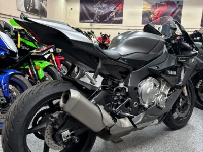 2016 Yamaha R1S