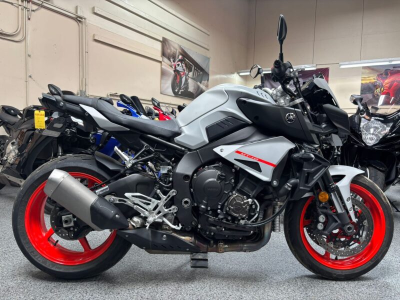 2019 YAMAHA MT10 MT-10