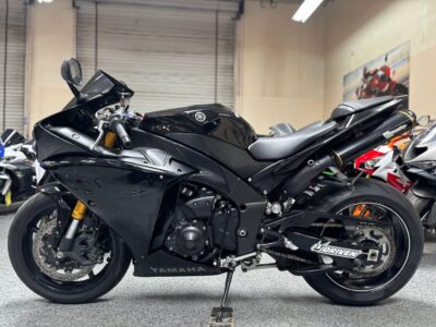 2014 Yamaha R1