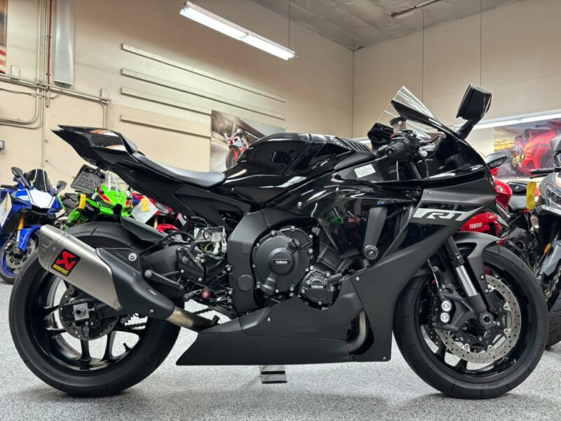 2024 Yamaha R1