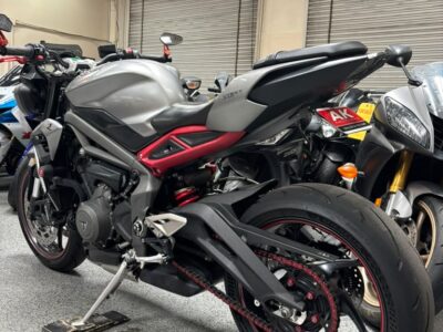2021 Triumph Street Triple R  765