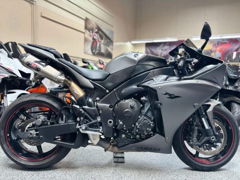 2013 Yamaha R1