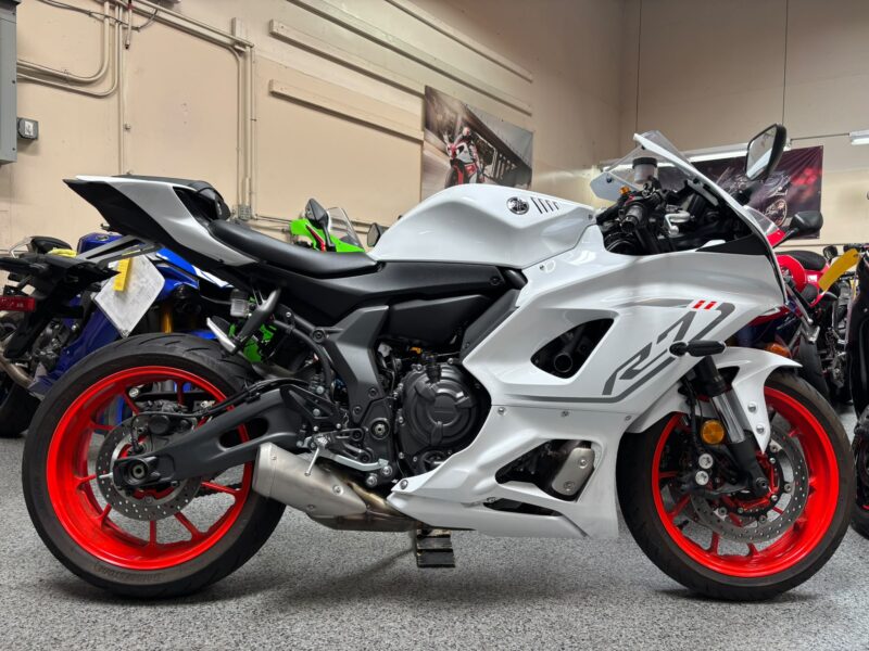 2023 YAMAHA R7