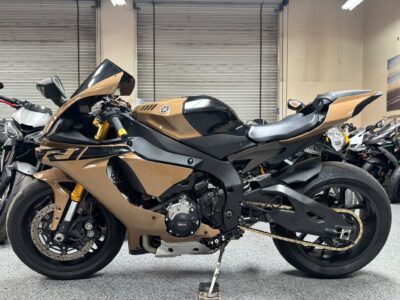 2016 Yamaha R1