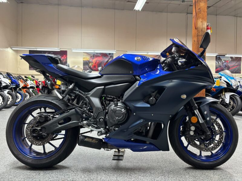 2022 YAMAHA R7