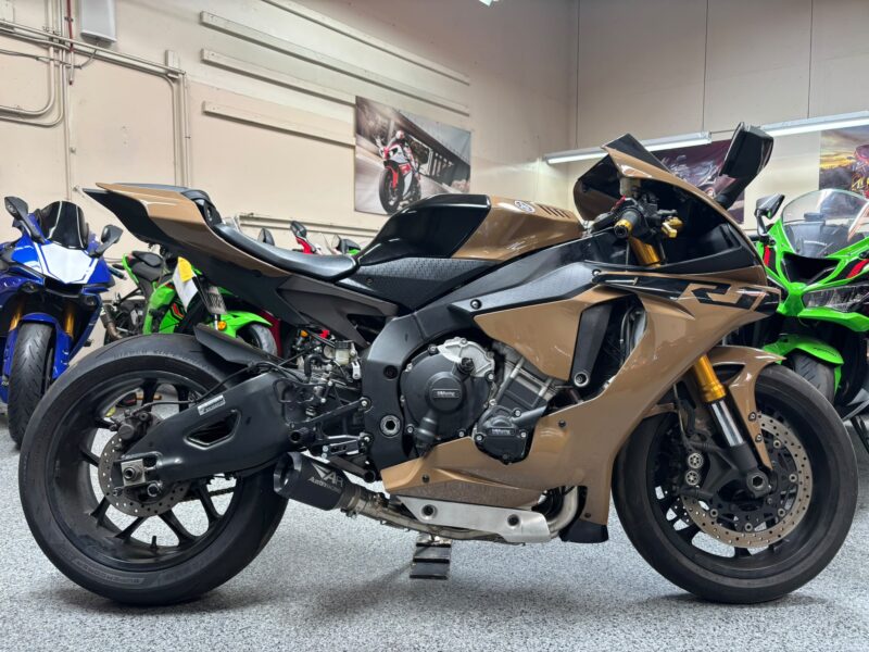 2016 Yamaha R1